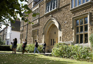 Nazareth House at Bosworth College